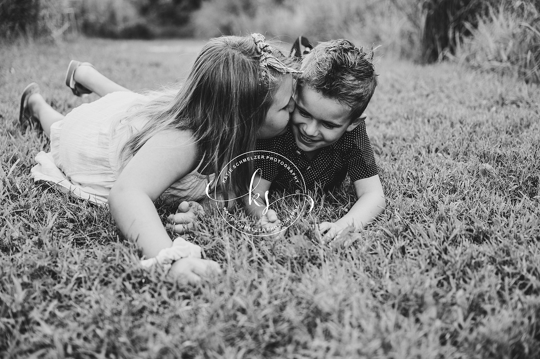 Iowa sibling session photographed by IA Family Photographer, KS Photography