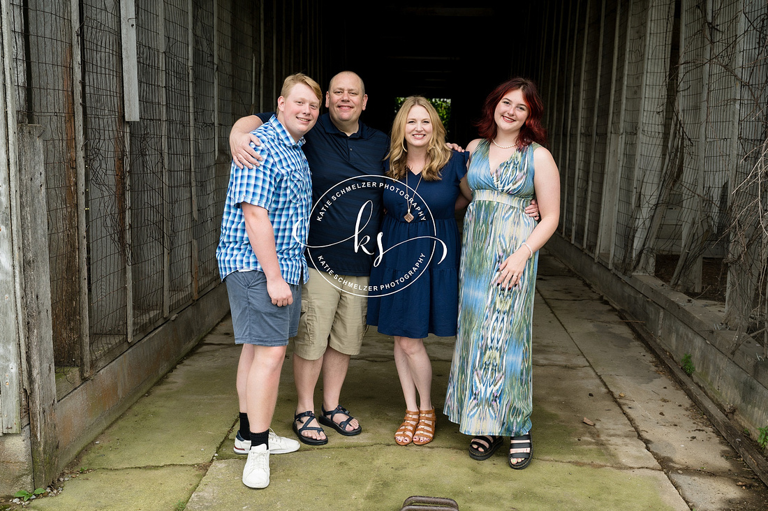 Iowa Extended Family Celebratory Session Photographed by IA Family Photographer KS Photography