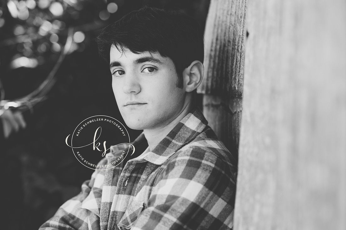 Rustic Barn Senior Session photographed by Iowa Senior Photographer KS Photography