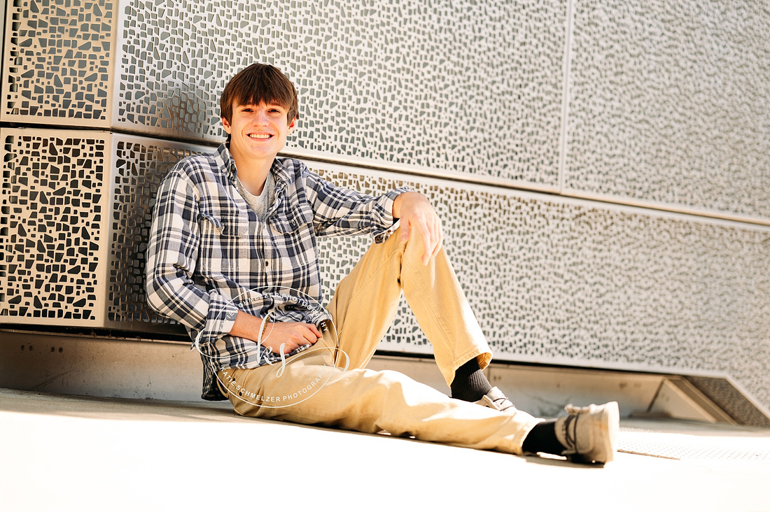 downtown Iowa City Senior Session photographed by Iowa Senior Photographer KS Photography