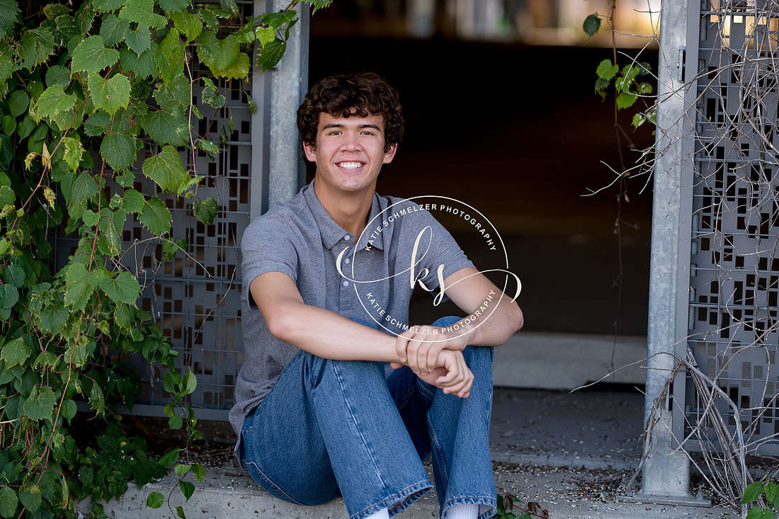 Kent Park Senior Session photographed by Iowa Senior Photographer KS Photography