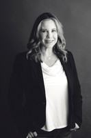 Zschiesche, Amy Headshots