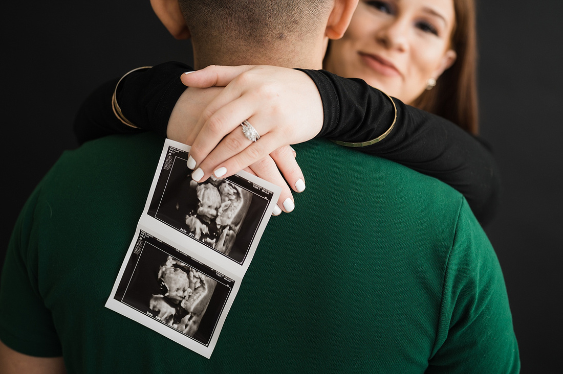 Iowa Maternity Session in Studio photographed by Iowa Maternity photographer KS Photography 