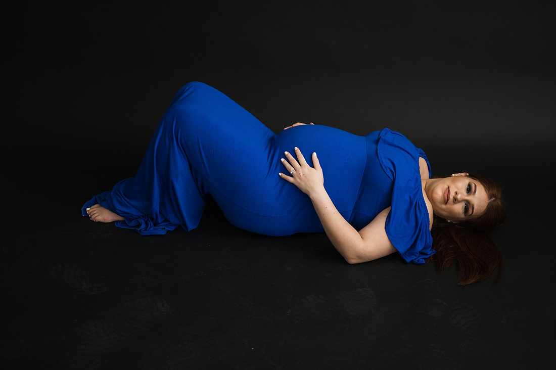 Iowa Maternity Session in Studio photographed by Iowa Maternity photographer KS Photography 