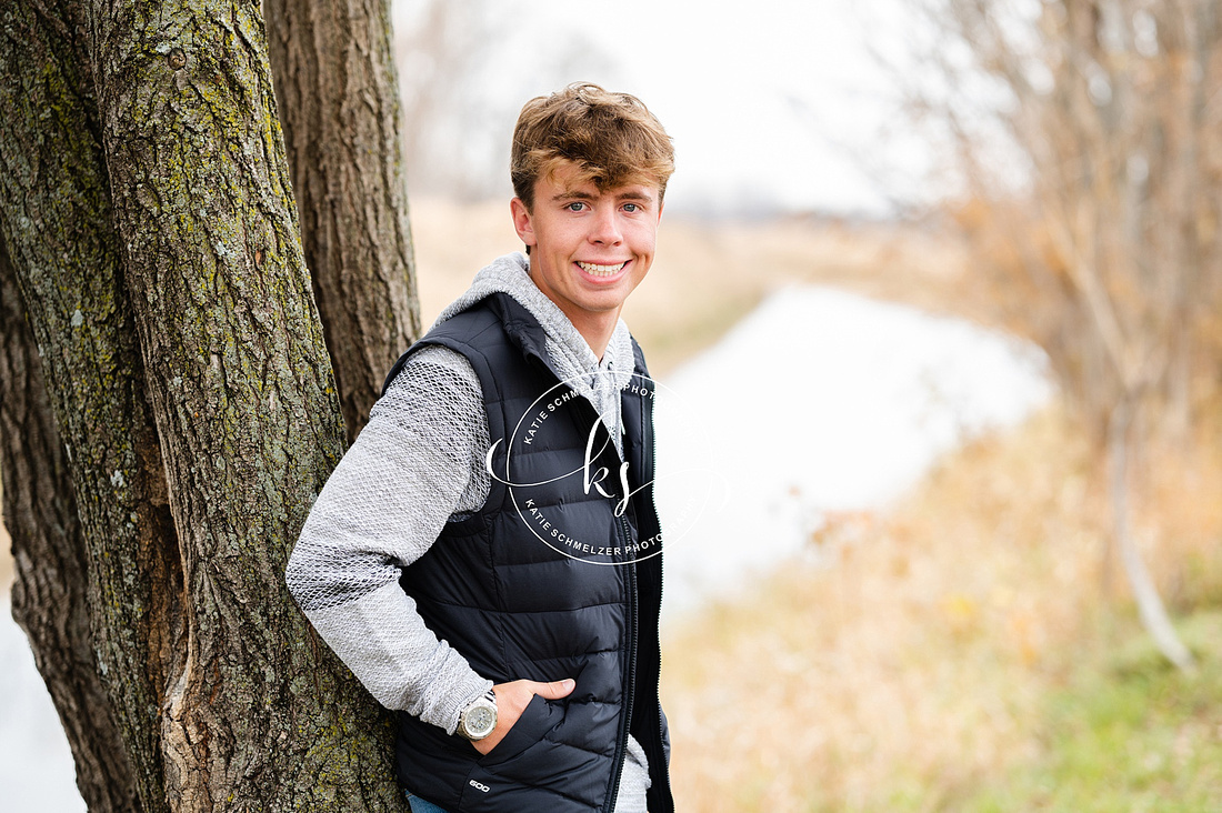 IA Senior Session at Kent Park photographed by Iowa Senior Photographer KS Photography