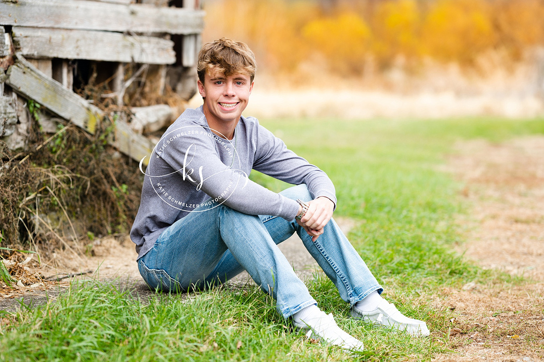 IA Senior Session at Kent Park photographed by Iowa Senior Photographer KS Photography