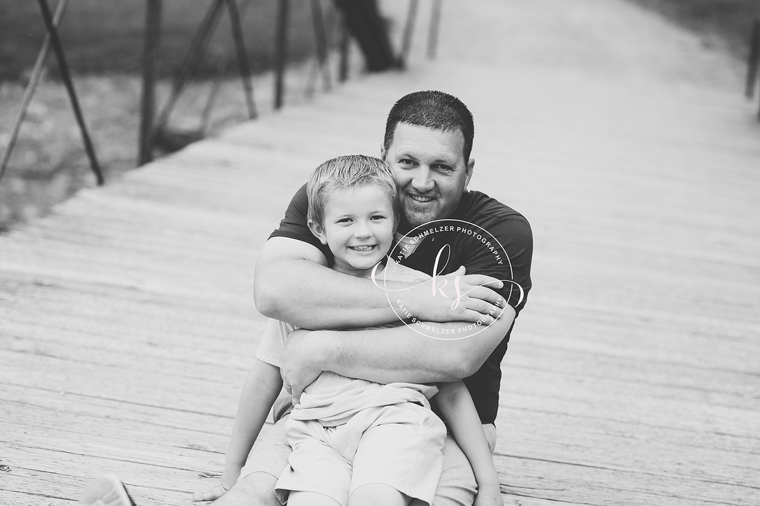 Outdoor Iowa Family Session photographed by Iowa Family Photographer KS Photography