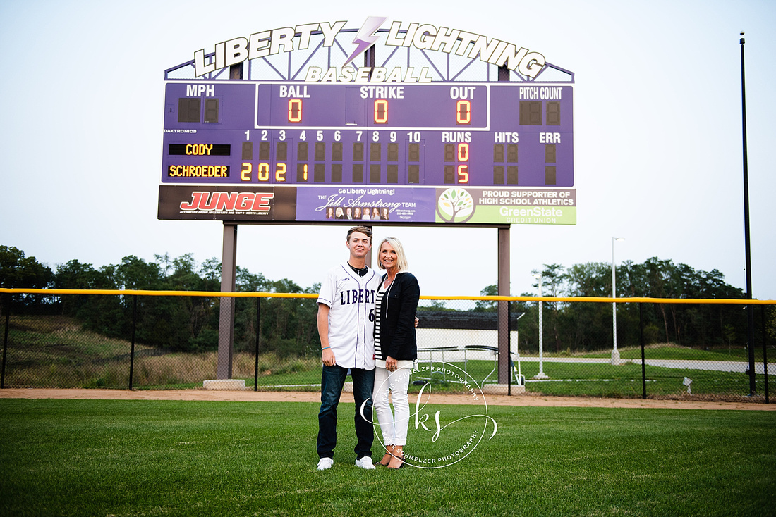 Iowa Senior Portraits in Amana with KS Photography, IA senior portrait photographer