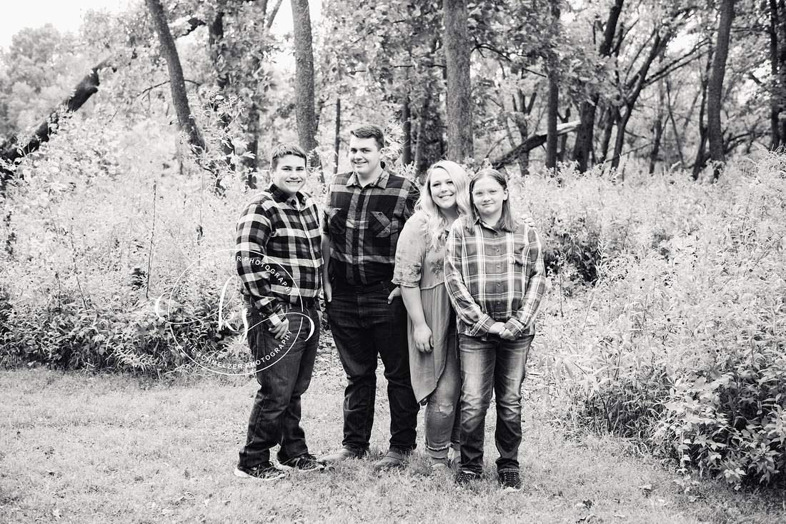 Iowa Family Portraits at Kent Park with IA family photographer KS Photography