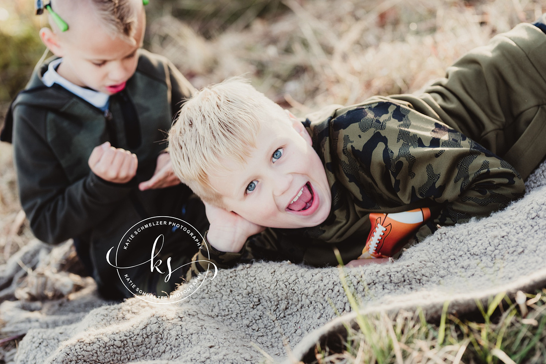 Iowa Family Portraits in local park with KS Photography