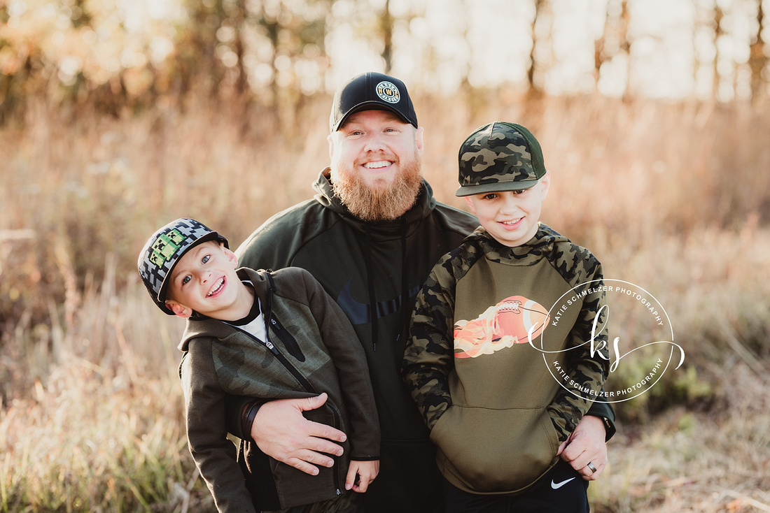 Iowa Family Portraits in local park with KS Photography