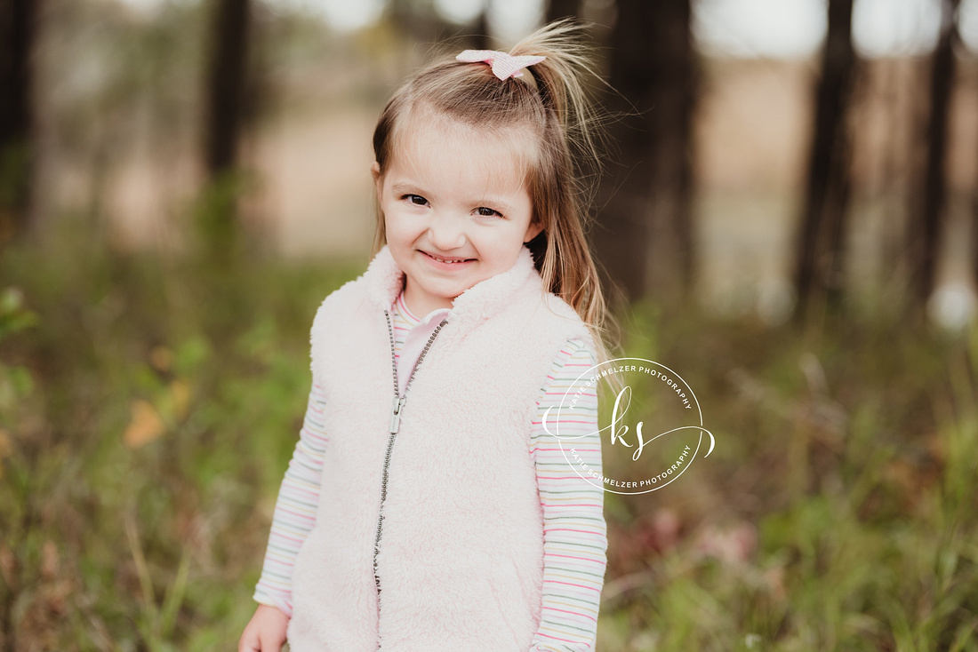 Iowa Family Portrait Session at local park with KS Photography, IA Family photographer 