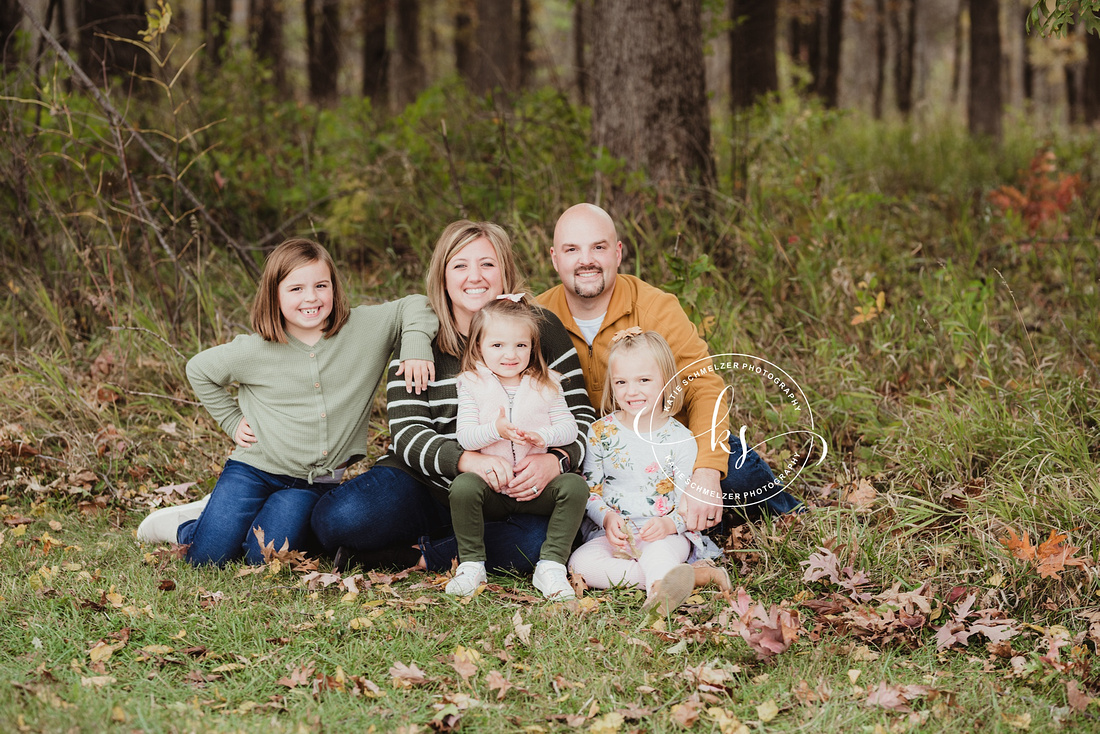 Iowa Family Portrait Session at local park with KS Photography, IA Family photographer 