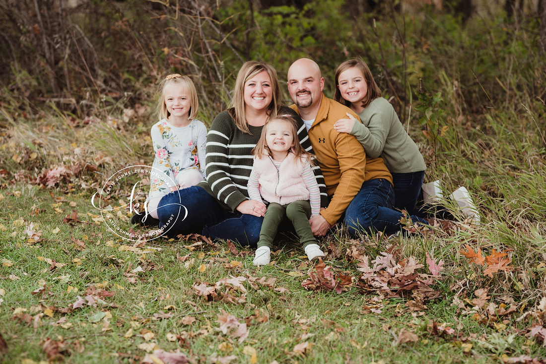 Iowa Family Portrait Session at local park with KS Photography, IA Family photographer 