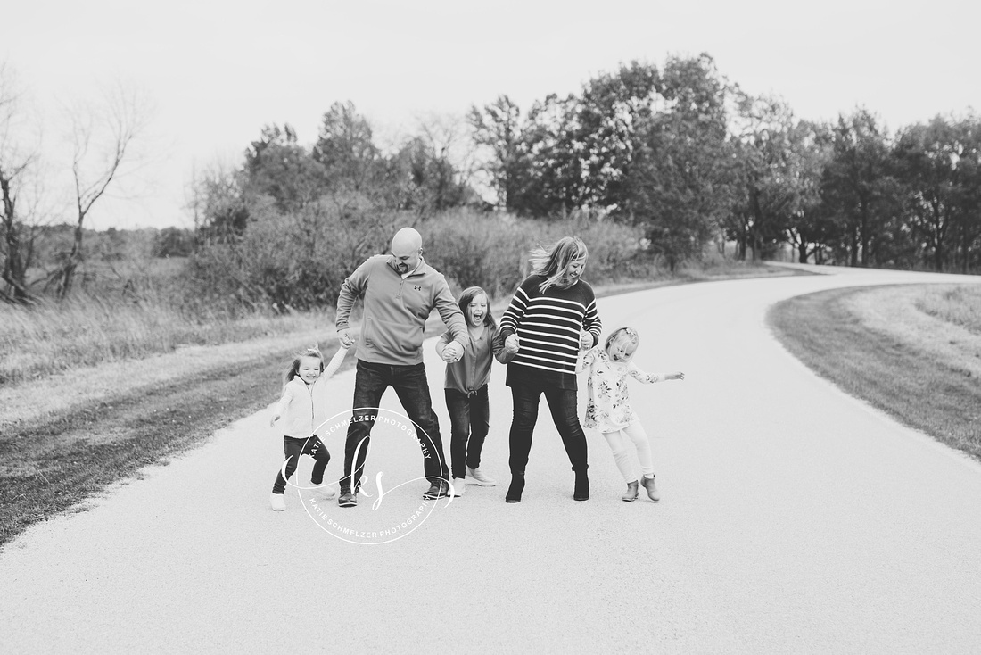 Iowa Family Portrait Session at local park with KS Photography, IA Family photographer 