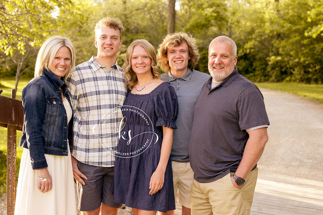 IA Summer Family Session Photographed by Iowa Family photographer KS Photography