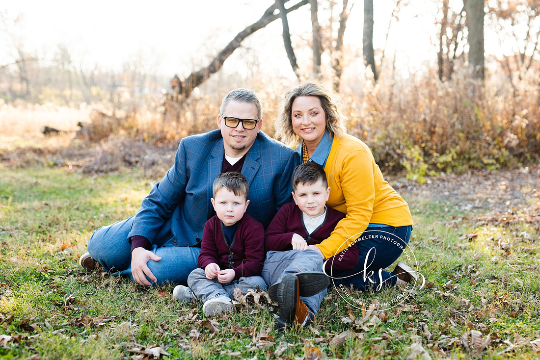 Fall Iowa Extended Family Session photographed by Family Photographer KS Photography