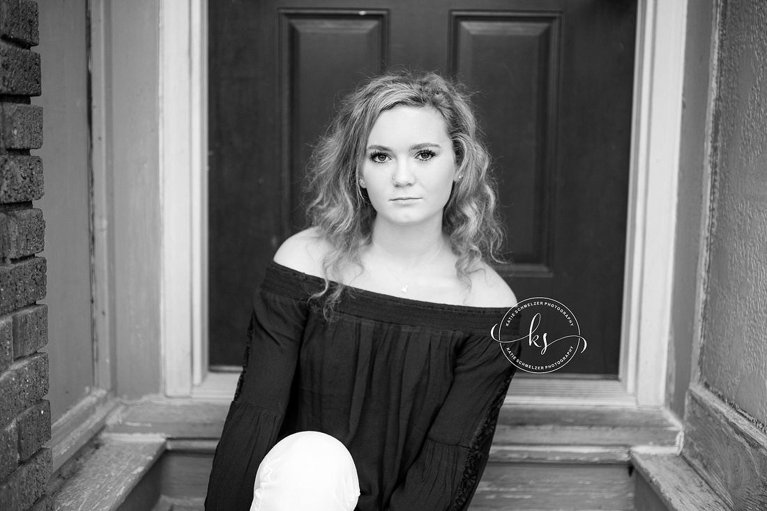 Katie S_Iowa Senior Portrait Photographer_Josie_0076