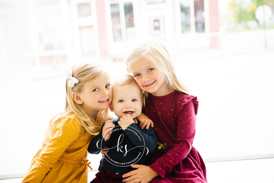 Family of Five Mini Session in Iowa photographed by IA family photographer KS Photography