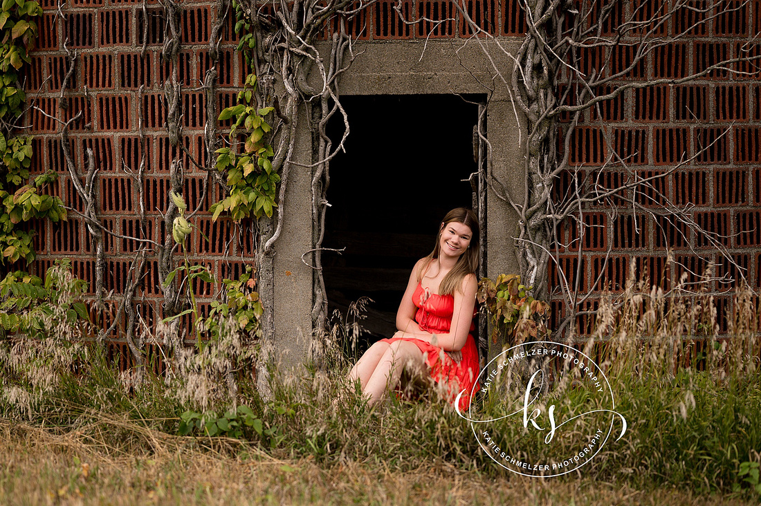 Rustic Senior Portrait Session photographed by Iowa Senior Photographer KS Photography