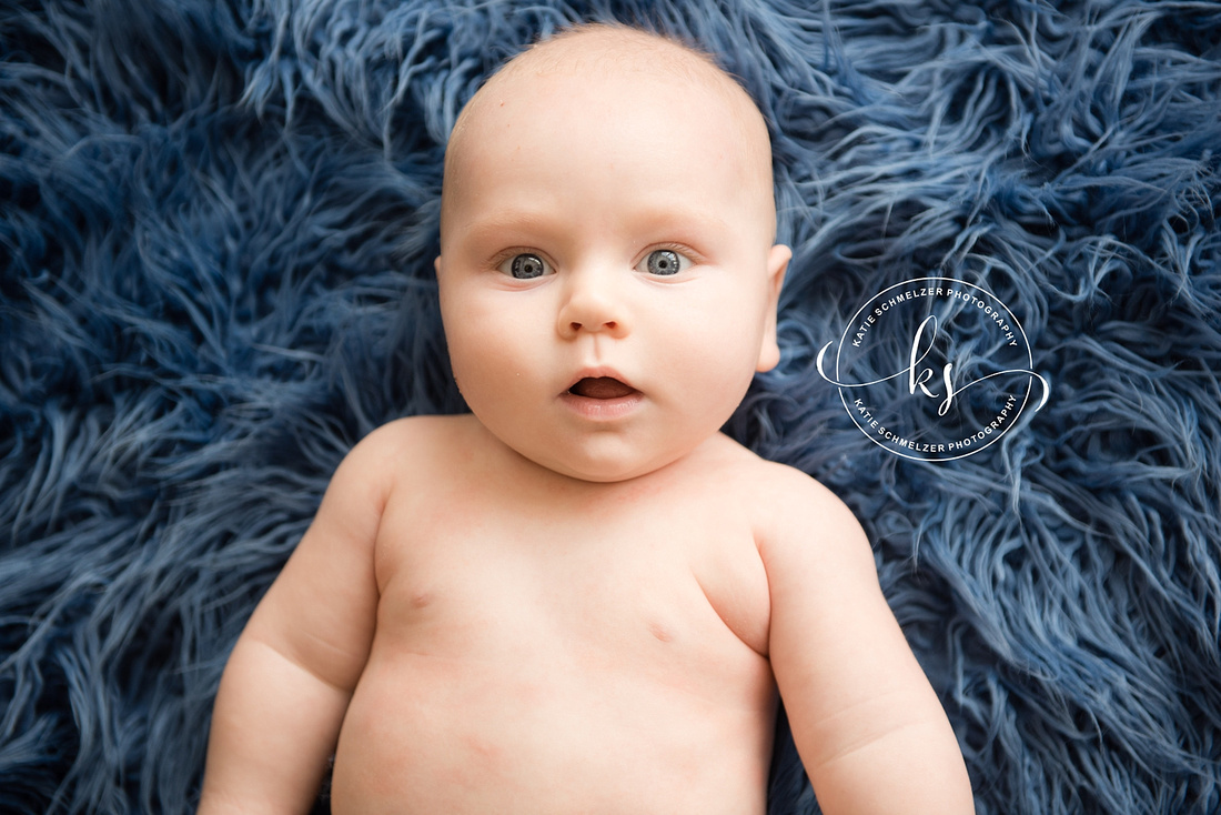 Iowa Newborn baby boy 6 month Milestone Portraits 