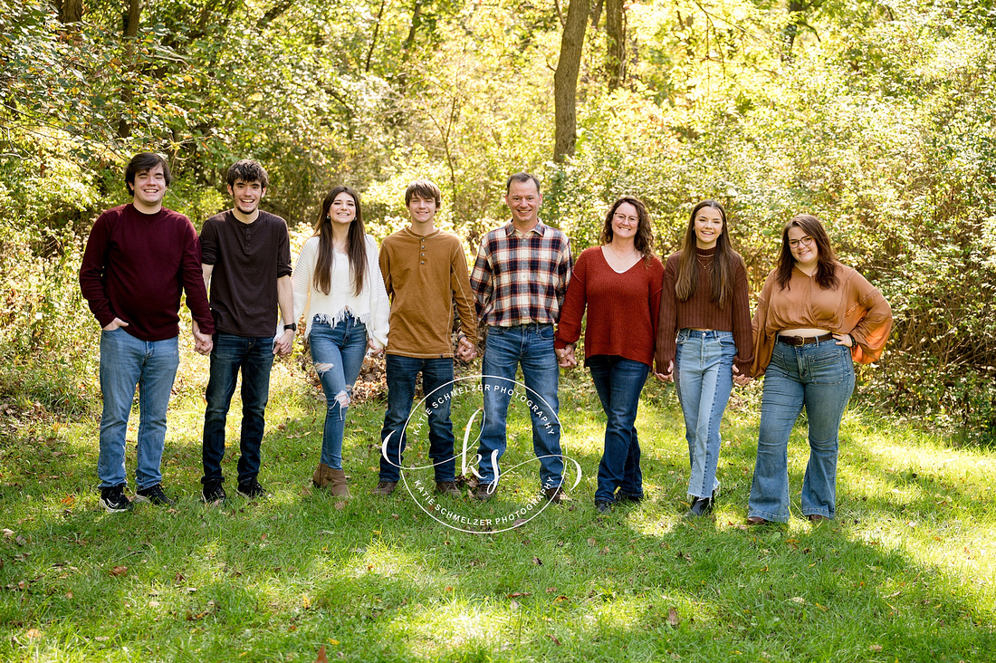 Iowa Fall Extended Family Session  photographed by Iowa Family Photographer KS Photography 