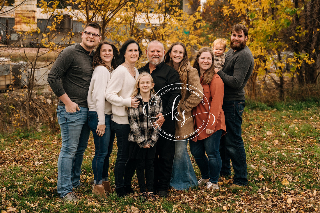 Extended Family Milestone Session photographed by Iowa Family Photographer KS Photography 