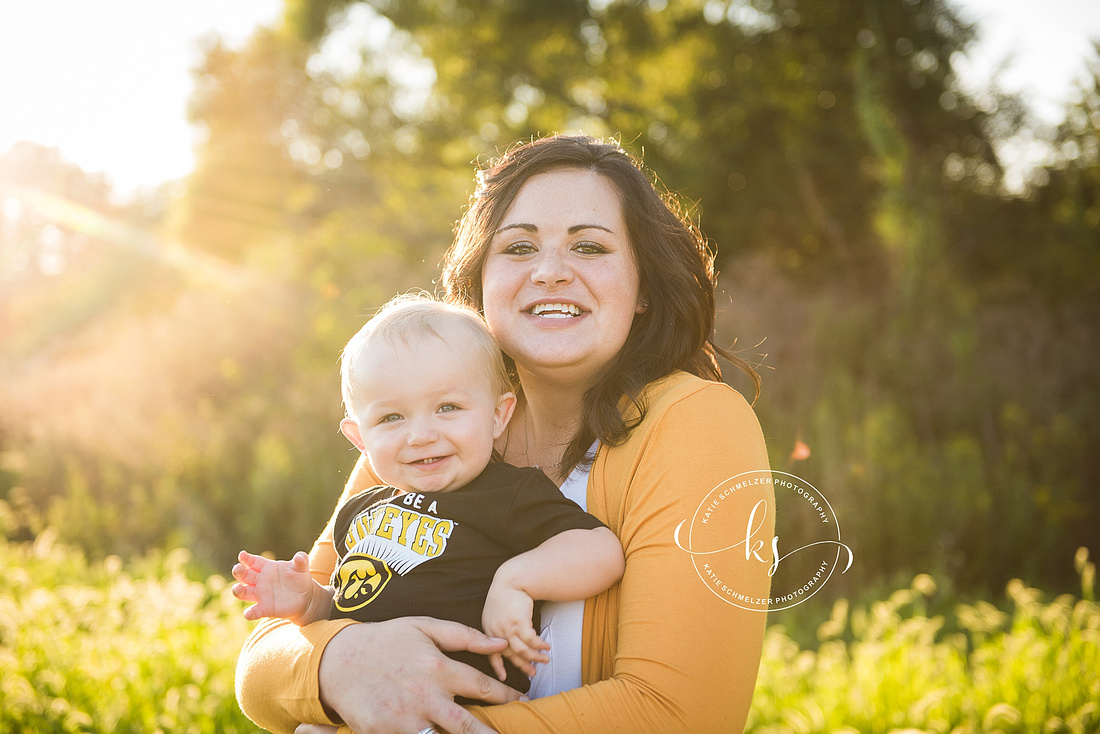 Cookie session for one year old with sunset family portraits by Iowa family photographer KS Photography