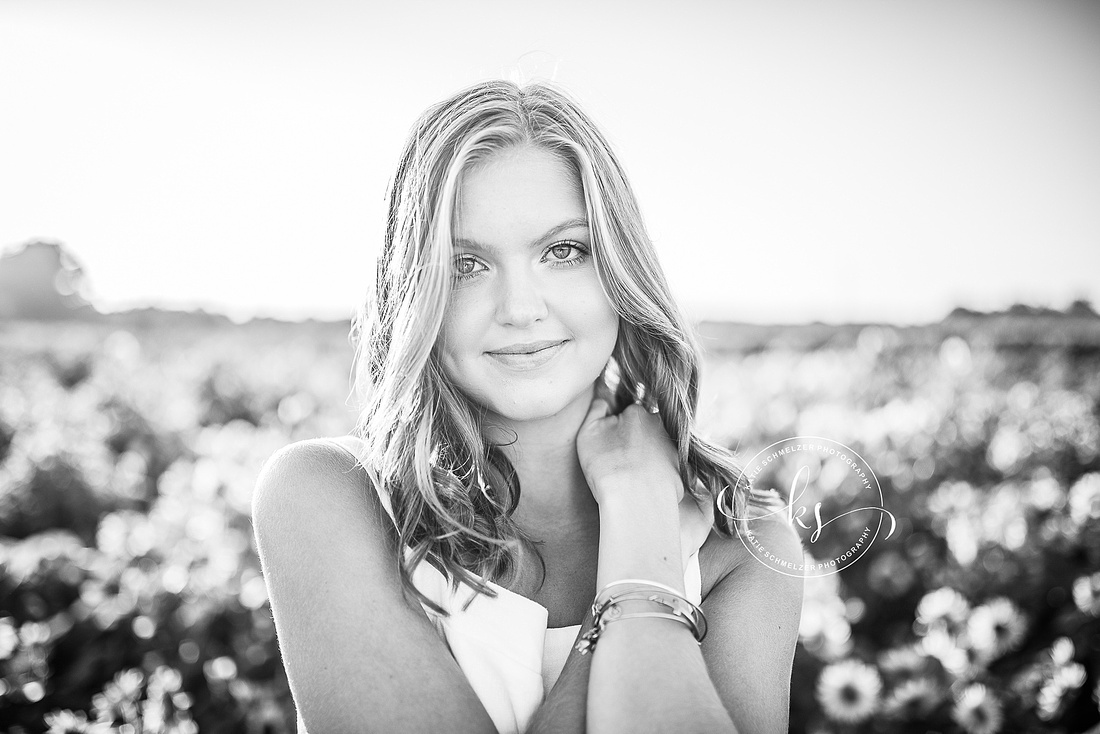 Iowa senior portraits at Colony Pumpkin Patch with IA senior portrait photographer KS Photography