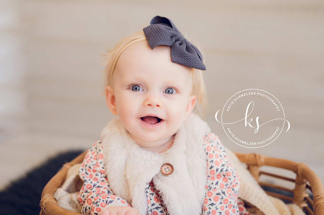 6 month Milestone Portraits of Iowa Baby Girl photographed by IA Newborn and milestone photographer KS Photography