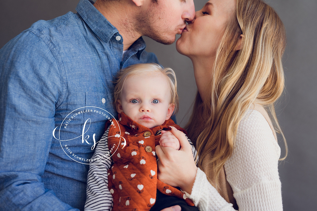 6 month Milestone Portraits of Iowa Baby Girl photographed by IA Newborn and milestone photographer KS Photography