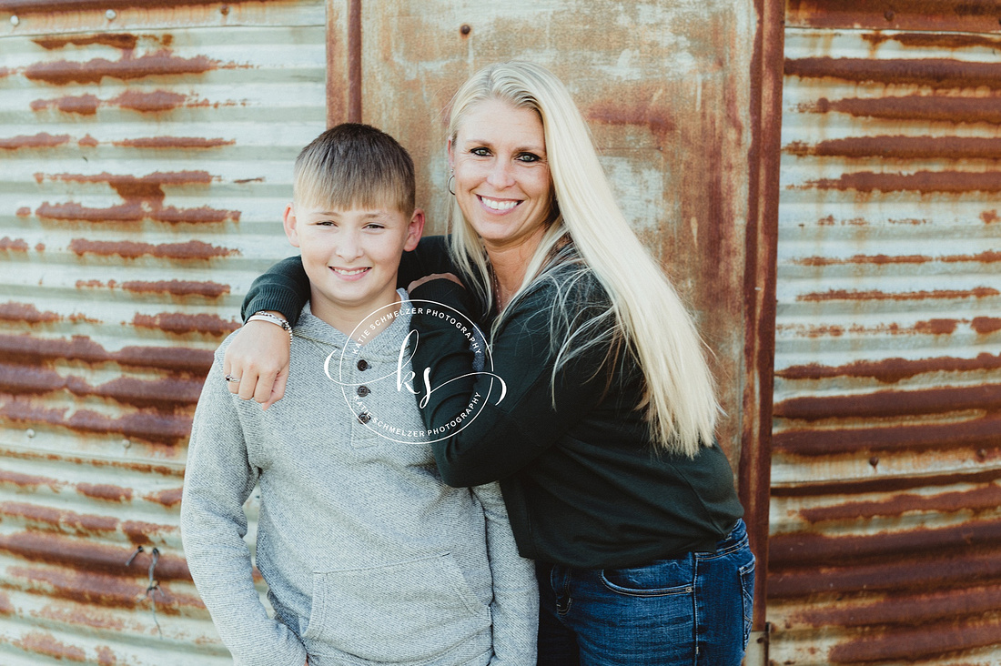 Country Family Session photographed by IA Family Photographer KS Photography