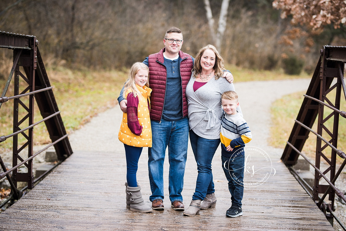 Tiffin Iowa family portraits on chilly winter morning with KS Photography, Iowa family photographer 