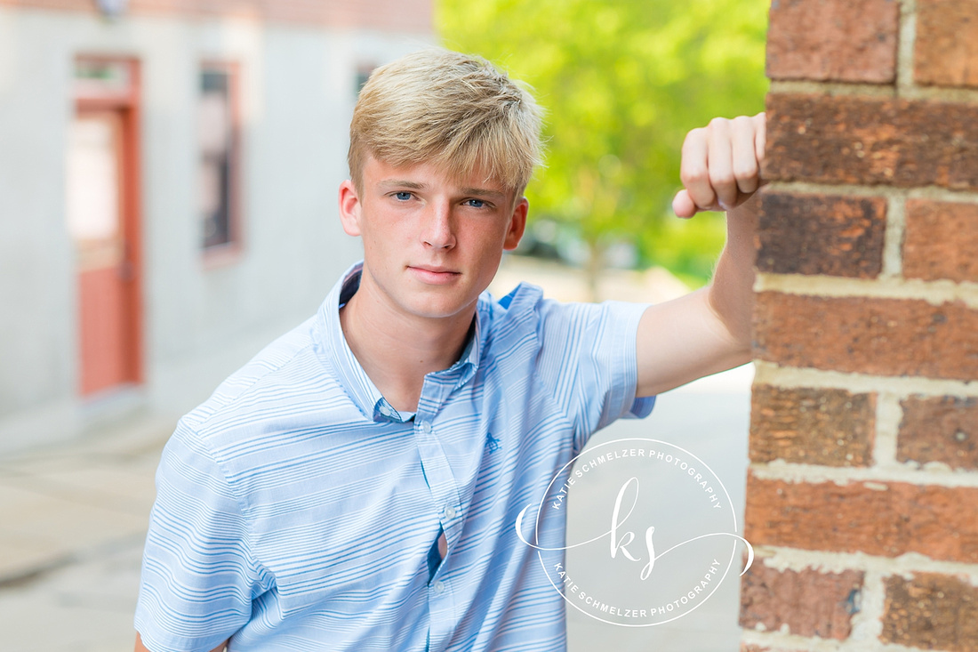 High School Athlete Senior Session photographed by IA Senior Photographer KS Photography