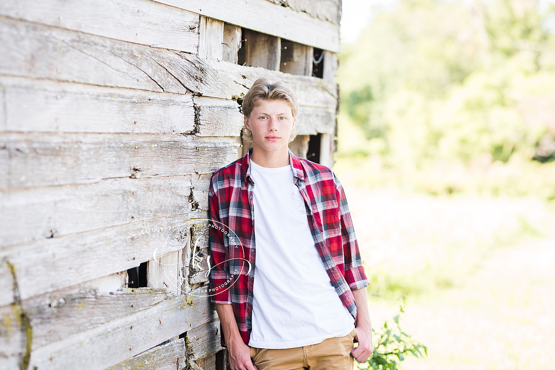 Senior portraits in Tiffin IA with student athlete by senior photographer KS Photography 