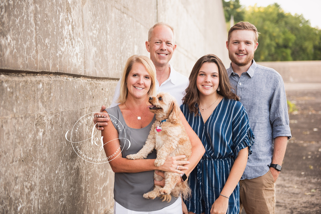 KS Photography photographs family portraits at the Coralville dam