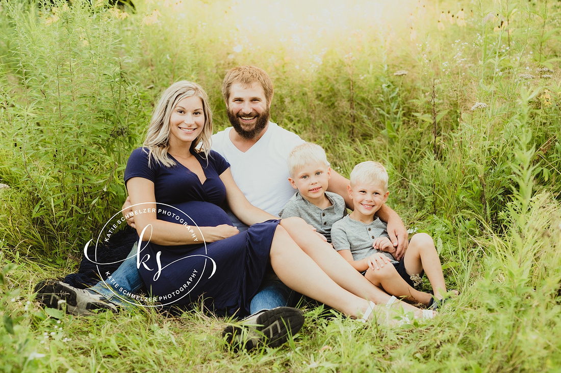 Iowa Family + Maternity Session photographed by IA Family Photographer KS Photography