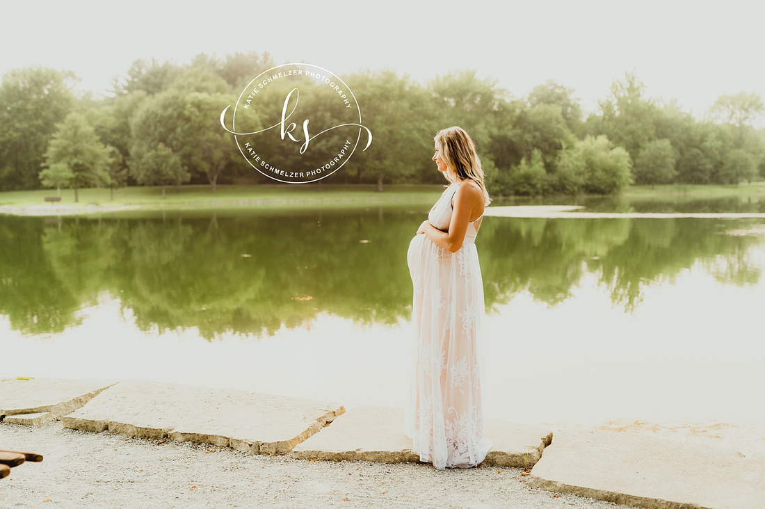 Iowa Family + Maternity Session photographed by IA Family Photographer KS Photography