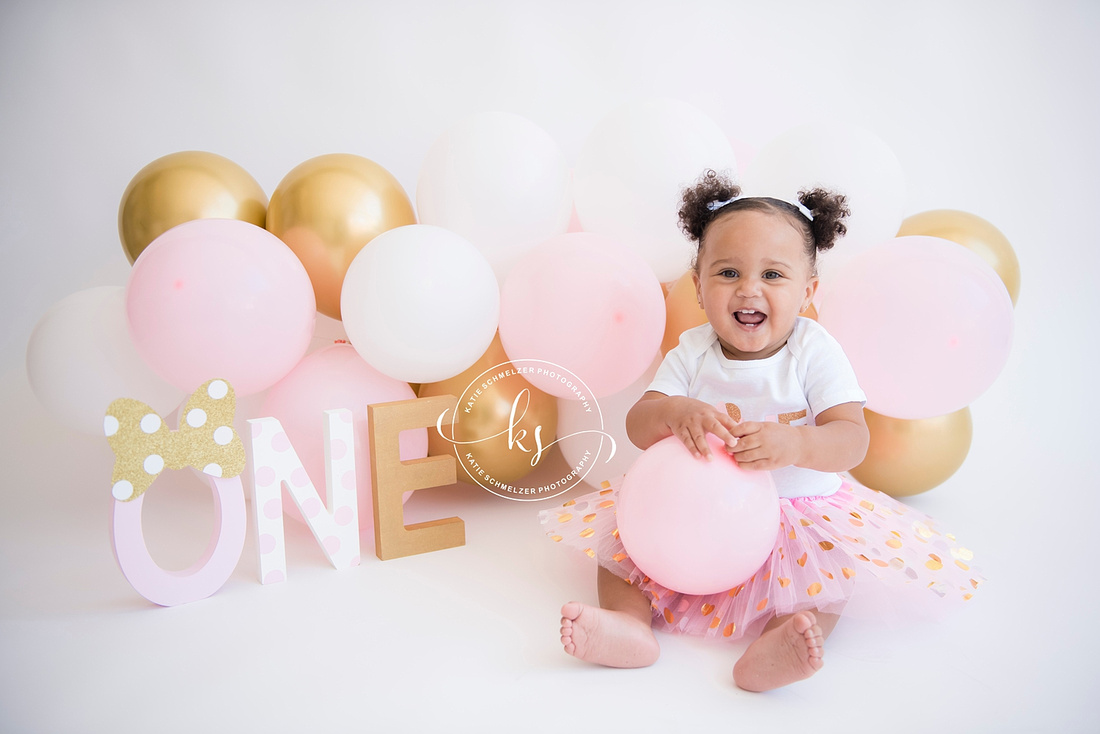 1 Year Milestone + Family Portraits | IA Newborn and Family Photographer KS Photography