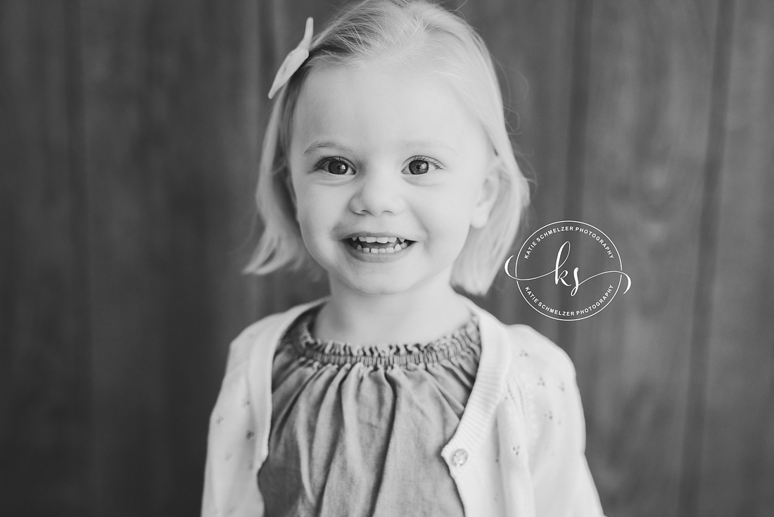 Iowa Family Portraits featuring Sisters photographed by IA Family Photographer KS Photography
