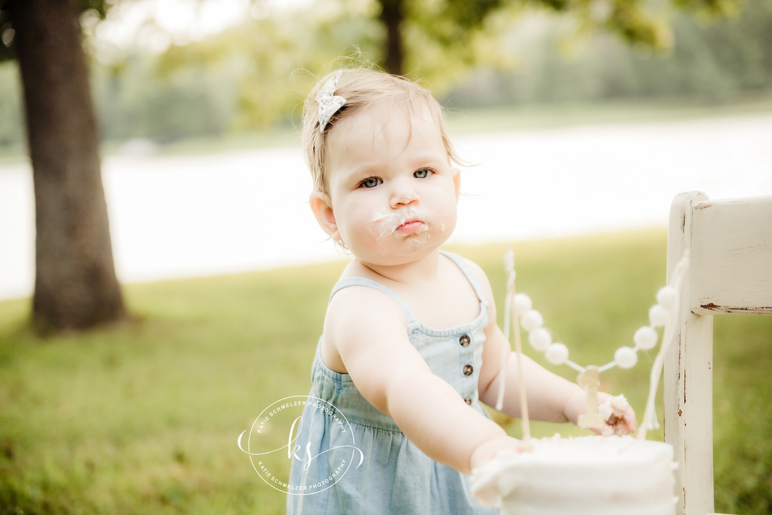 Little Girl's One Year Milestone Portraits photographed by IA Family + Newborn Photographer KS Photography