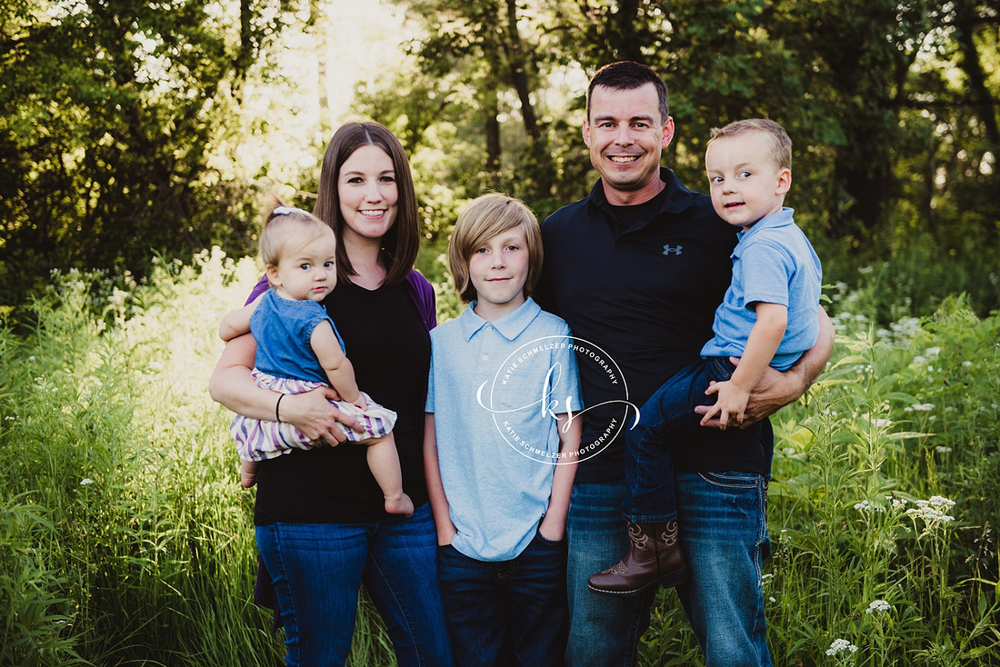 One Year Milestone and Family Portraits photographed by IA Family Photographer KS Photography