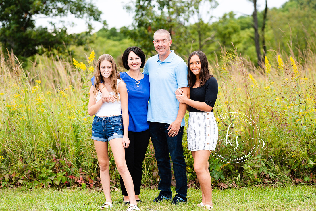 Iowa Family Portrait Photographer KS Photography captures family photos at Kent Park 