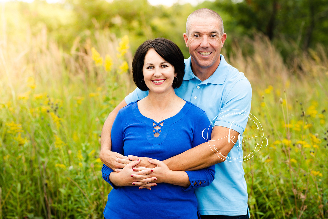 Iowa Family Portrait Photographer KS Photography captures family photos at Kent Park 