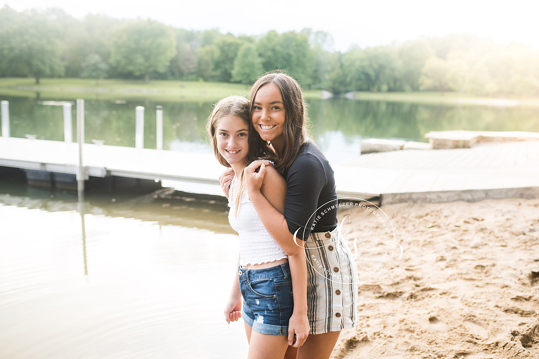 Iowa Family Portrait Photographer KS Photography captures family photos at Kent Park 