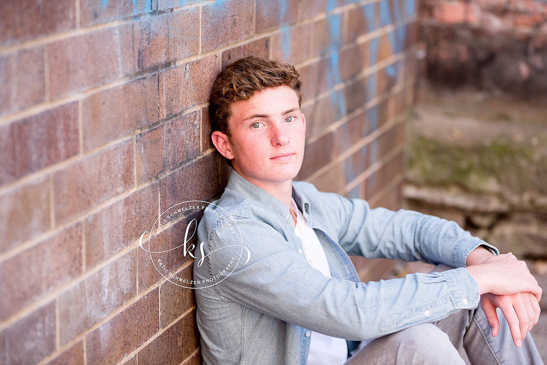 Iowa Senior portraits in downtown Iowa City with IA senior photographer KS Photography