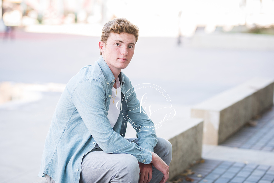 Iowa Senior portraits in downtown Iowa City with IA senior photographer KS Photography