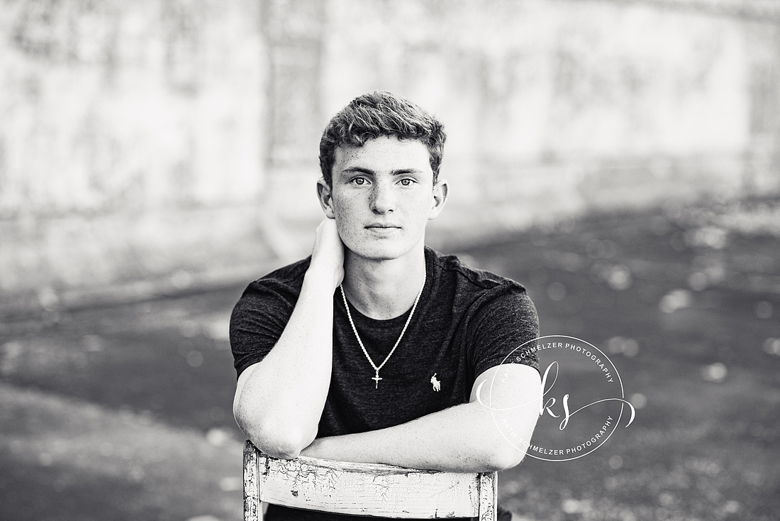 Iowa Senior portraits in downtown Iowa City with IA senior photographer KS Photography