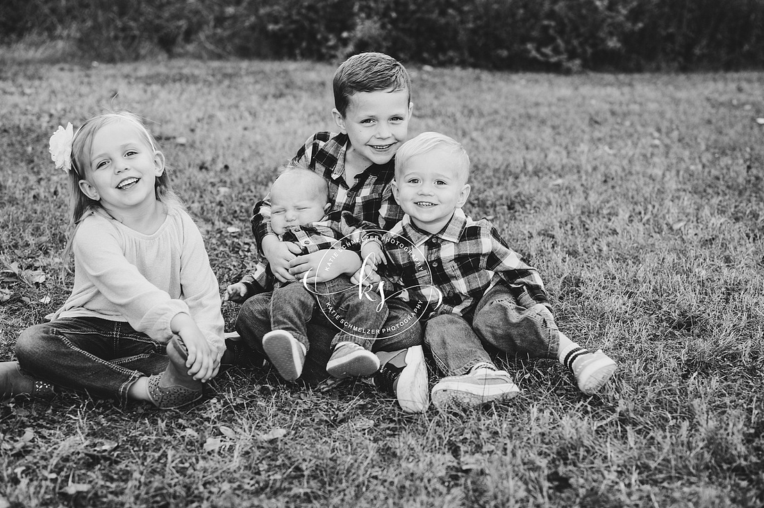 Fun Iowa Family Session photographed by IA Family Photographer KS Photography