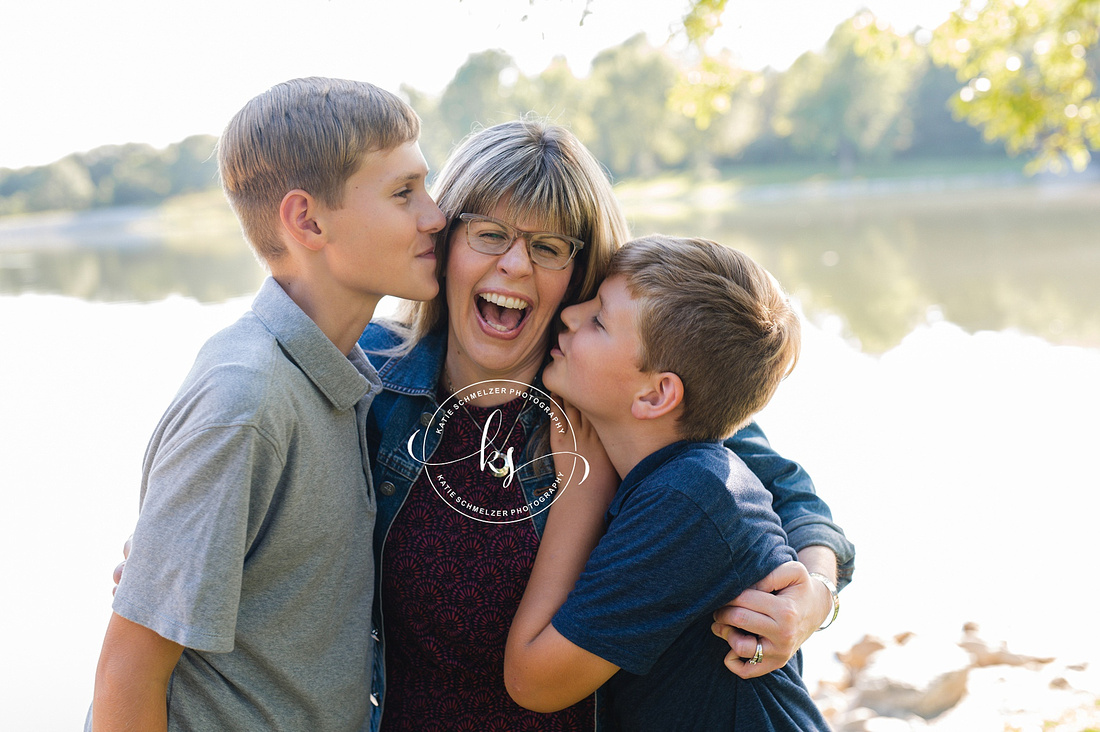 Iowa Kent Park Family Session of family of four photographed by IA Family Photographer KS Photography